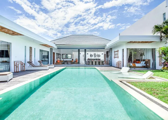 Canggu 400m To Beach Escape 4br Designer Villa * Canggu