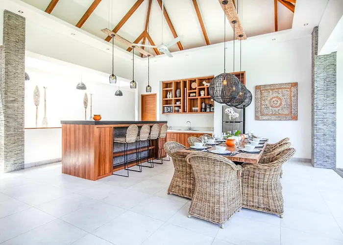 Villa Canggu 400m To Beach Escape 4br Designer Villa Canggu