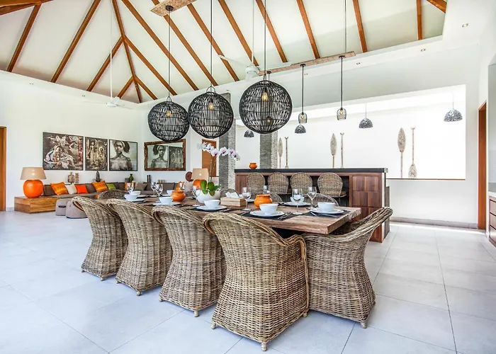 Villa Canggu 400m To Beach Escape 4br Designer Villa